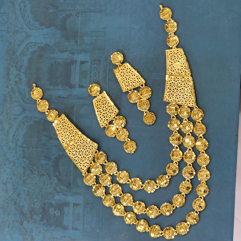 Elegant neck piece for wedding 